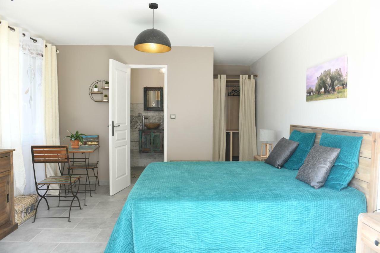 Chambre D'Hotes Du Charme Provencal Sénas エクステリア 写真