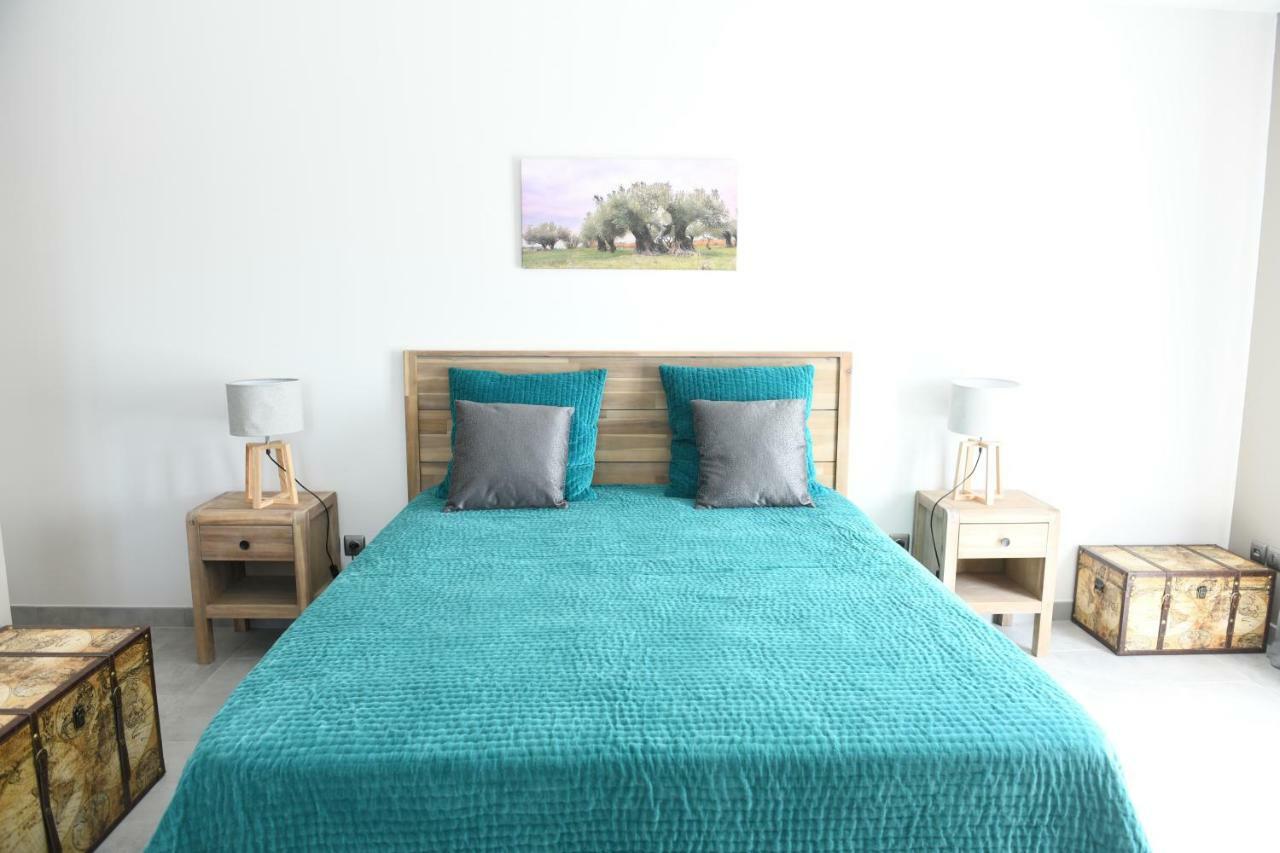 Chambre D'Hotes Du Charme Provencal Sénas エクステリア 写真